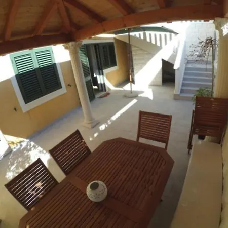 Maritimo Apartman *